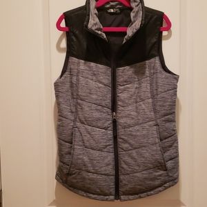 Girl's North Face vest size 10/12
